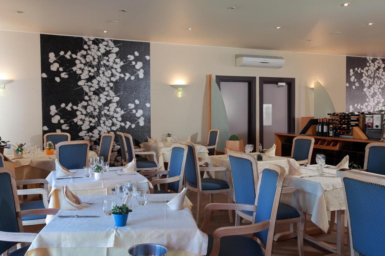 Logis Le Luth Hotel Mirecourt Kültér fotó