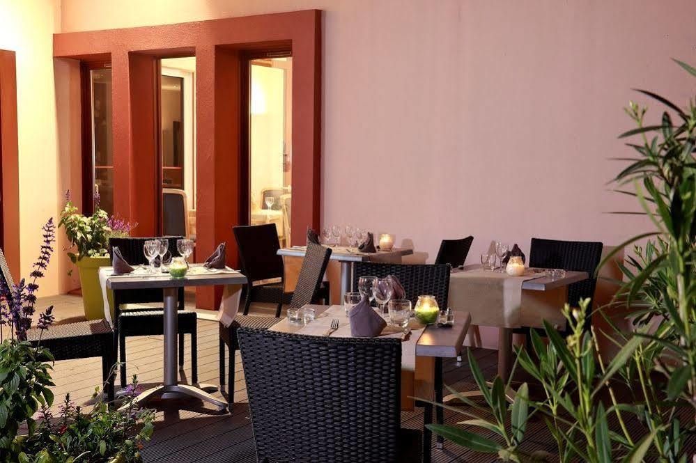 Logis Le Luth Hotel Mirecourt Kültér fotó