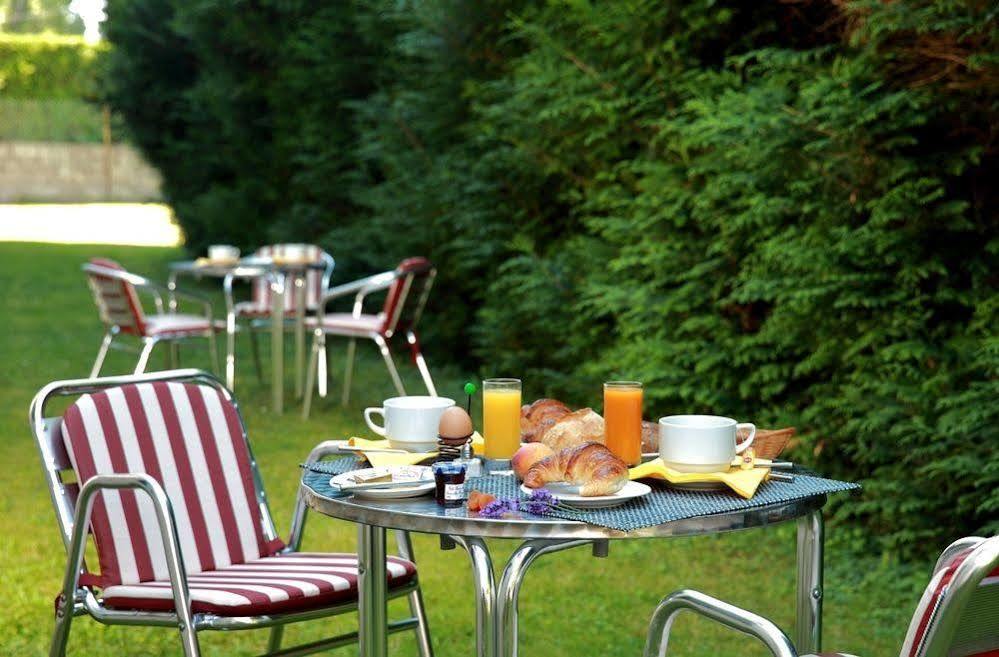 Logis Le Luth Hotel Mirecourt Kültér fotó